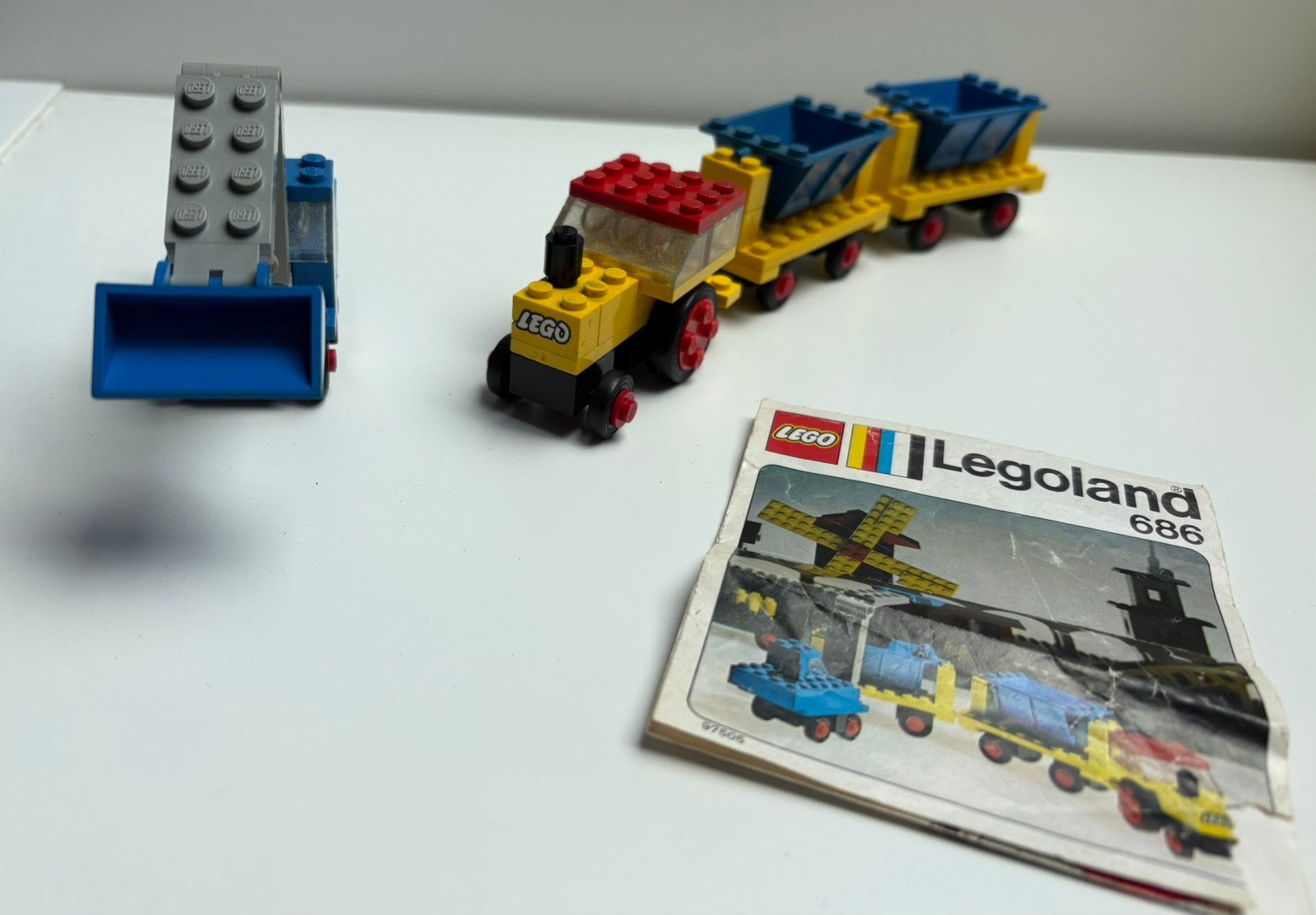 Vintage Lego 686 - Tipper Trucks and loader (1973), Gebruikt, Lego, Compleet, Ophalen of Verzenden