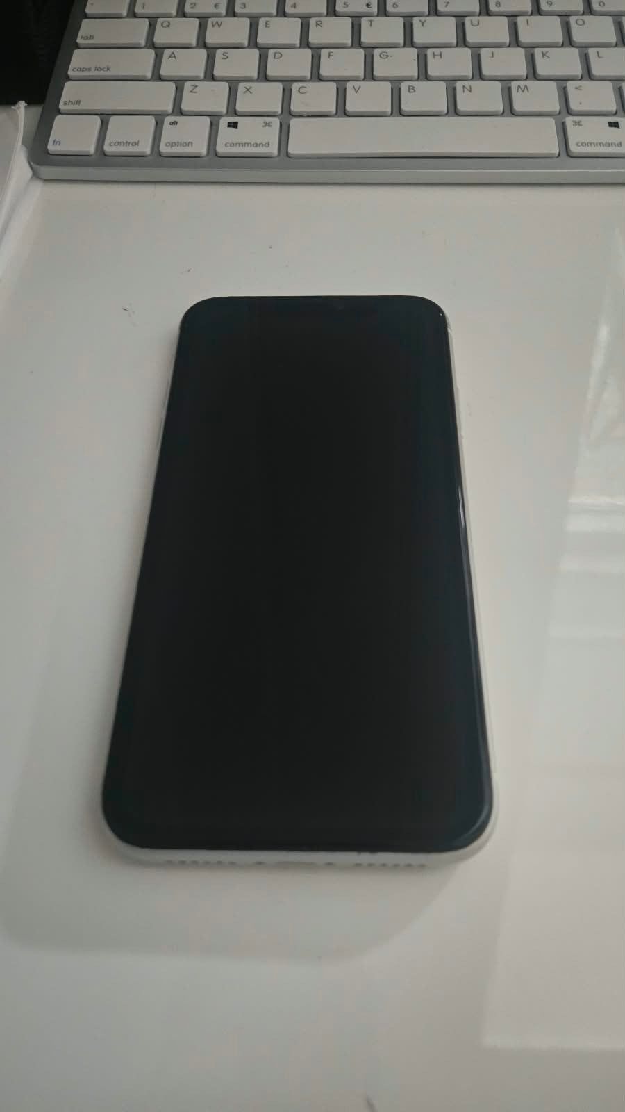 Iphone 11, Telecommunicatie, Zwart, Zo goed als nieuw, 64 GB, 74 %