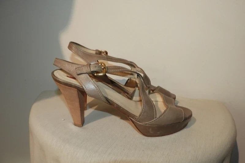 Prada mooie leren sandalen banden hak en plateau mt 40, Prada, Verzenden, Beige, Sandalen of Muiltjes