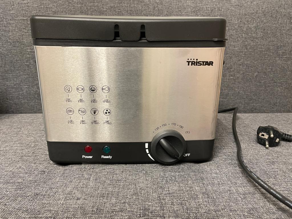 Camping Tristar Friteuse - Compact en Gebruiksvriendelijk, 1 tot 2 liter, Ophalen of Verzenden, Nieuw, Uitneembare binnenpan