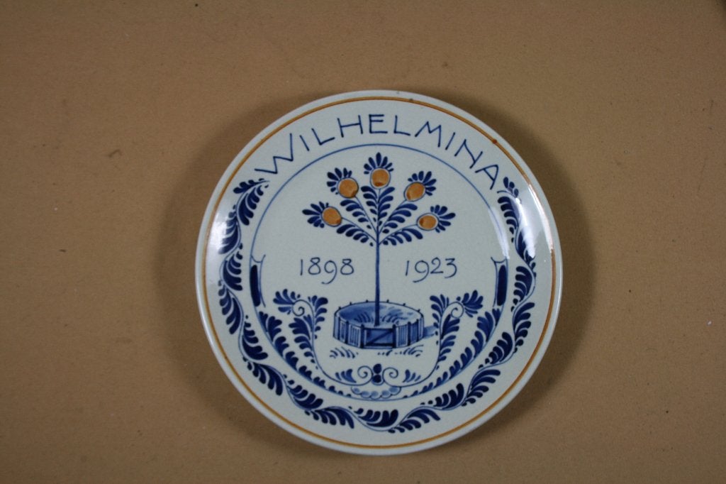 Porceleyne Fles bordje Wilhelmina 1923, --, Overige typen, Ophalen of Verzenden, Zo goed als nieuw