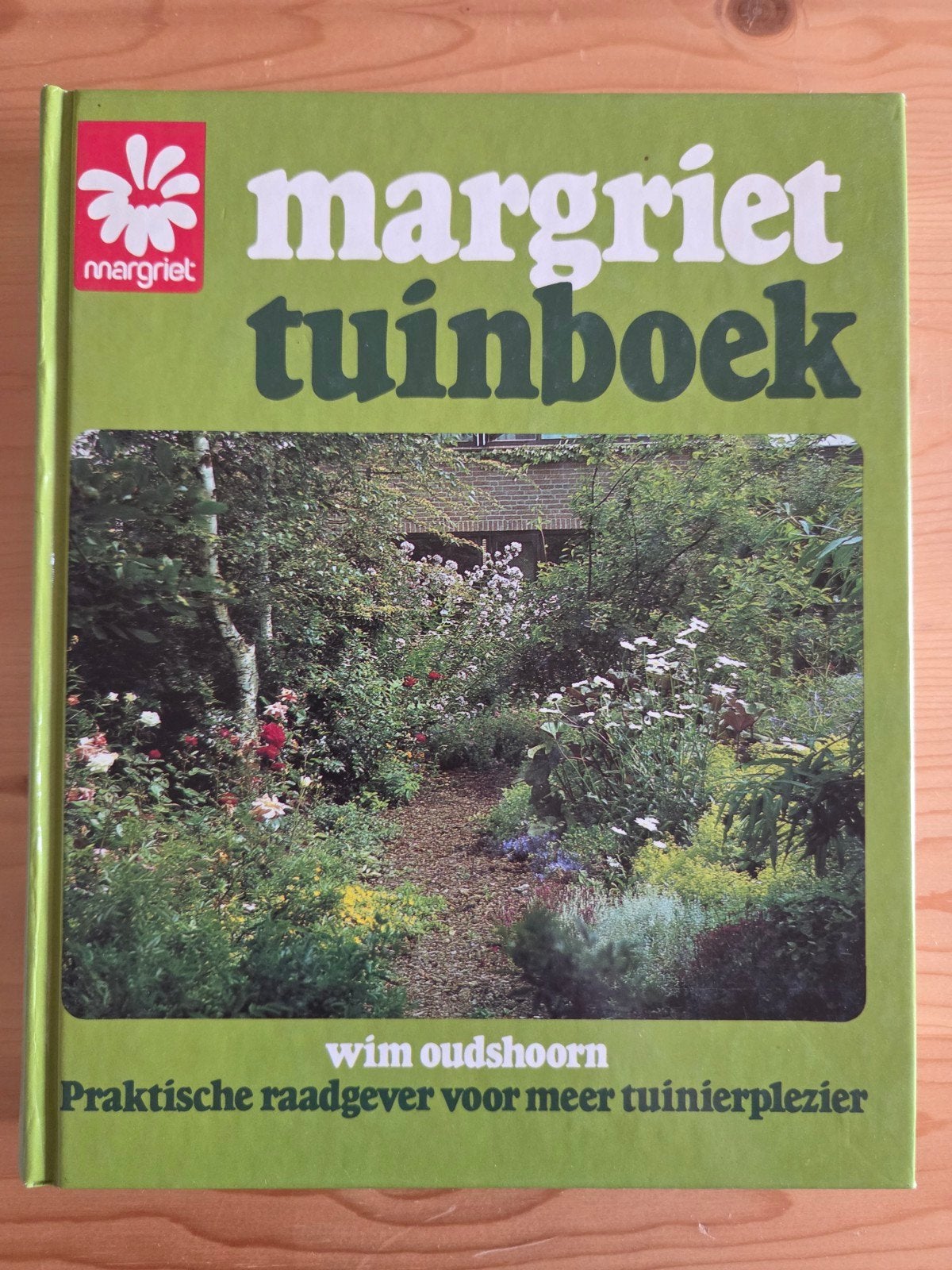 wim oudshoorn margriet tuinboek, Boeken, Ophalen of Verzenden, Gelezen, Interieur en Design