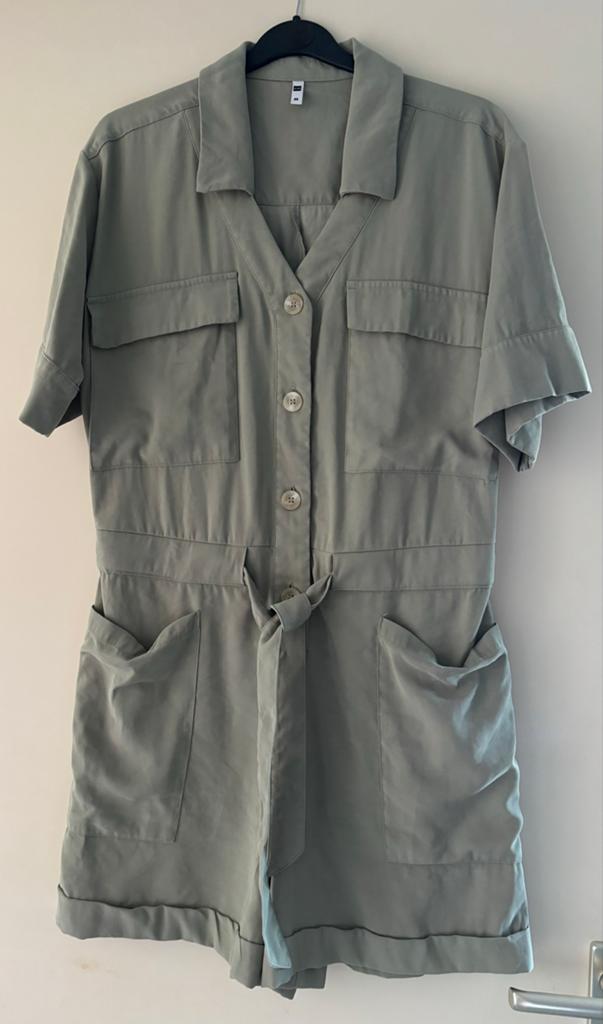 Hema Playsuit Korte Jumpsuit Groen Maat M, Kleding | Dames, Jumpsuits, Ophalen of Verzenden, Zo goed als nieuw, Maat 38/40 (M)