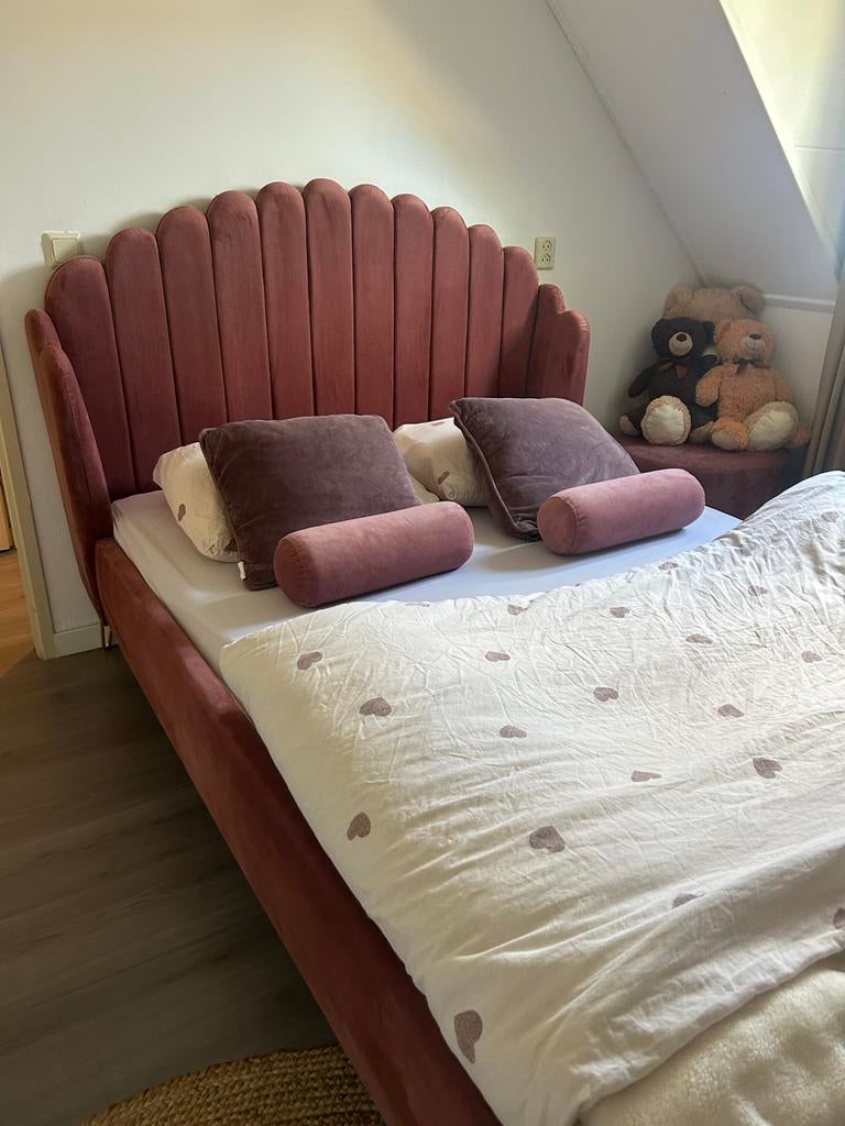 Complete tienerkamer Oud Roze (Bureau, Stoel, Bed, Poef), Ophalen, Gebruikt, Meisje