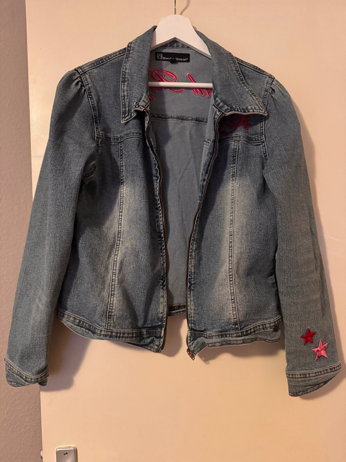 Stoer spijkerjack met 'Rock Royalty' borduursel - Maat L, Ophalen of Verzenden, Gedragen, Maat 42/44 (L), Blauw