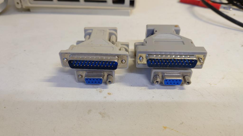 DB25M naar DB9F-adapter, Computers en Software, Overige Computers en Software, Verzenden, Gebruikt