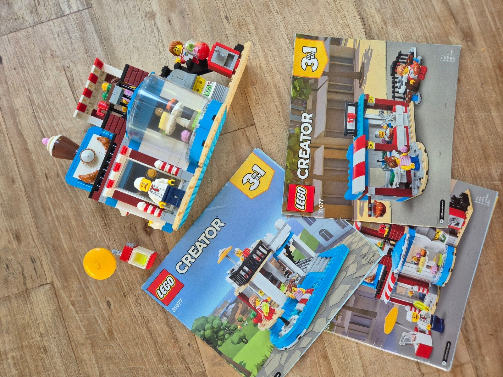 LEGO Creator 31077 Modulaire Snoepjeswinkel 3-in-1, Ophalen of Verzenden, Gebruikt