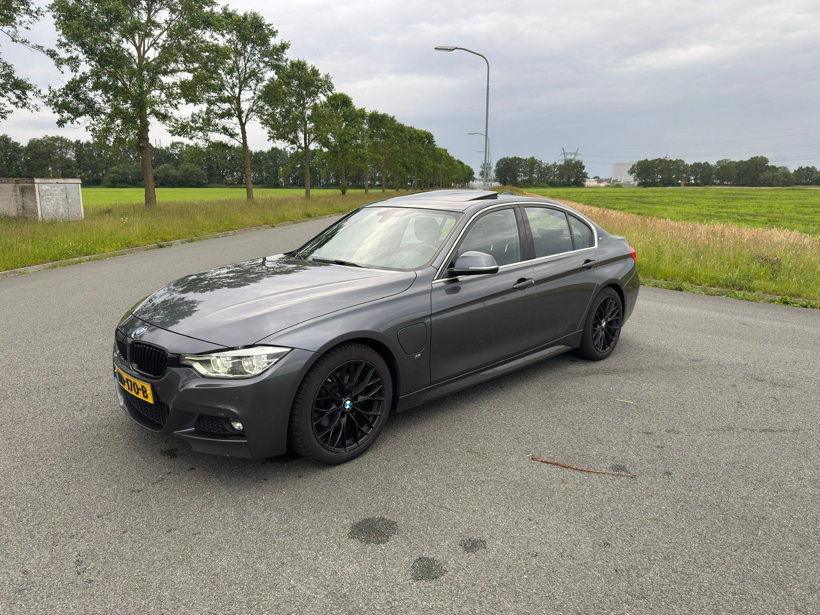 BMW 3-Serie 330e M sport Iperformance 252pk Aut 2016 Grijs, Auto's, BMW, 1998 cc, Achterwielaandrijving, 48 km/l, 3-Serie