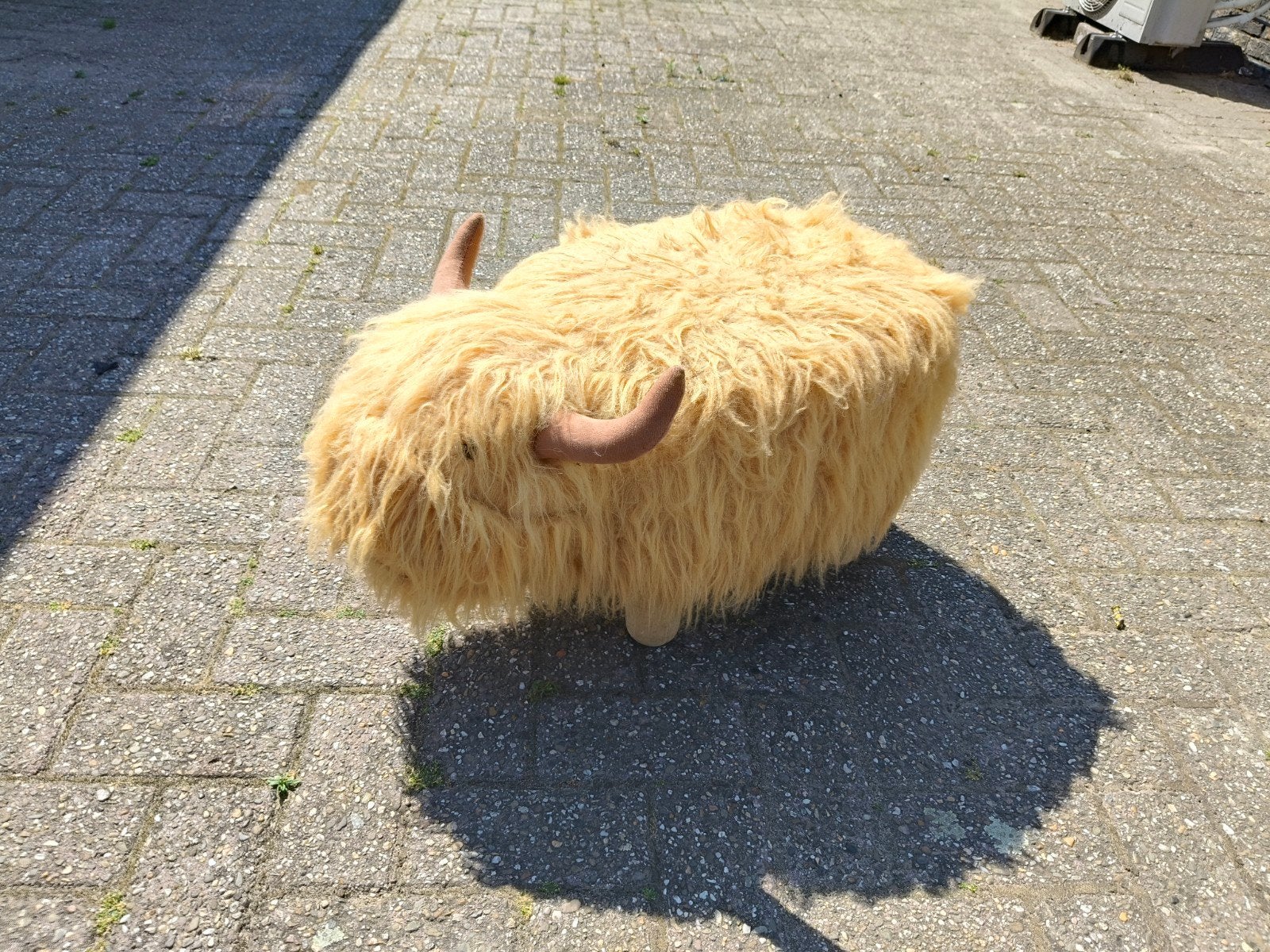 Schattige poef in de vorming van een Schotse Hooglander, Huis en Inrichting, Woonaccessoires | Overige, Ophalen, Zo goed als nieuw