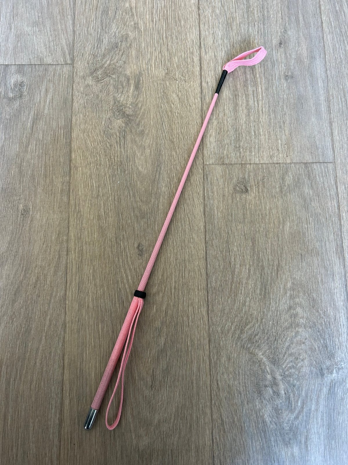 Roze paardrijzweep / rijzweep 55 cm, Ophalen of Verzenden, Gebruikt
