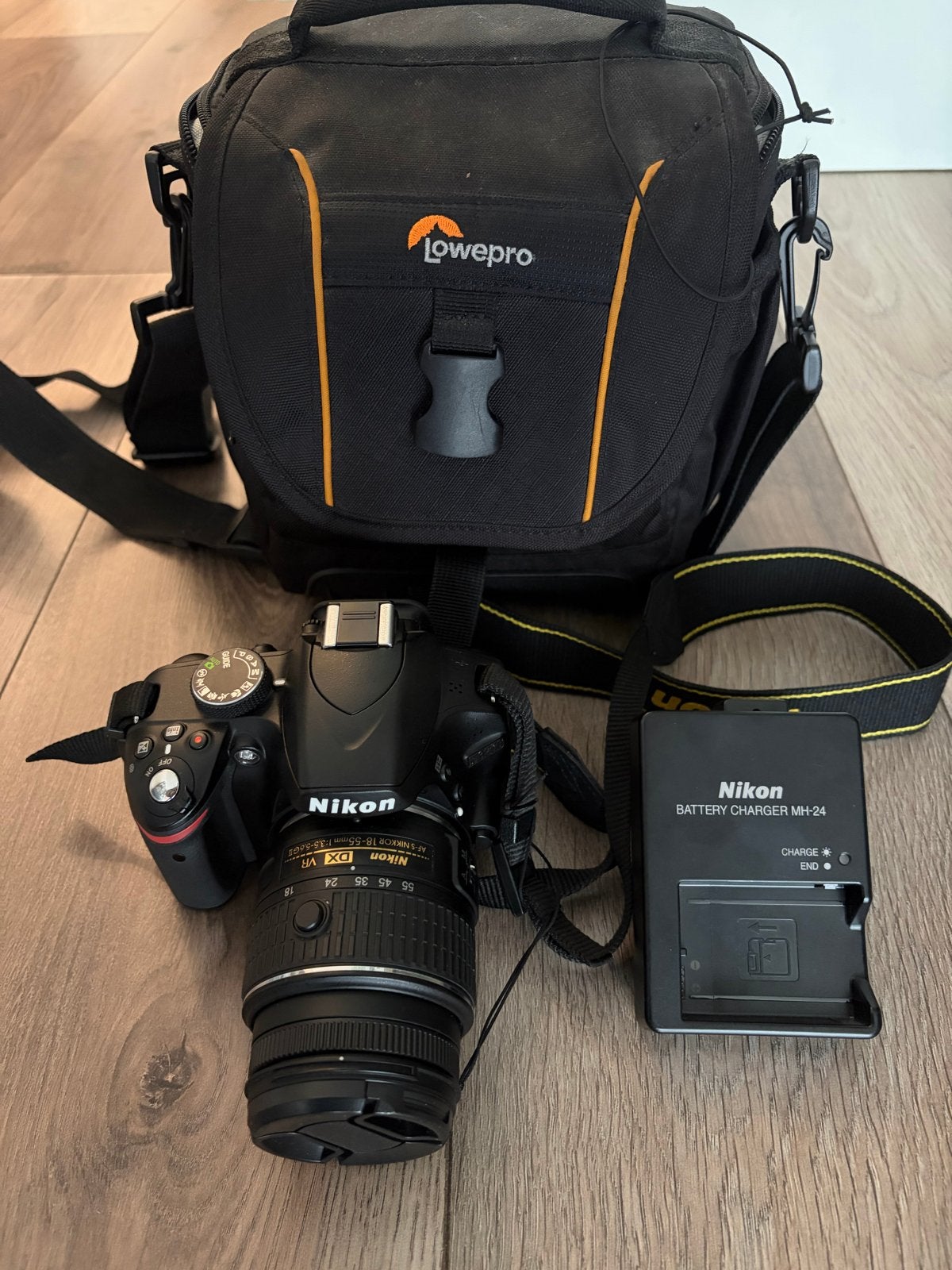 Nikon D3200 Spiegelreflexcamera met AF-S DX NIKKOR 18-55mm, Spiegelreflex, Ophalen of Verzenden, Zo goed als nieuw, 4 t/m 7 keer