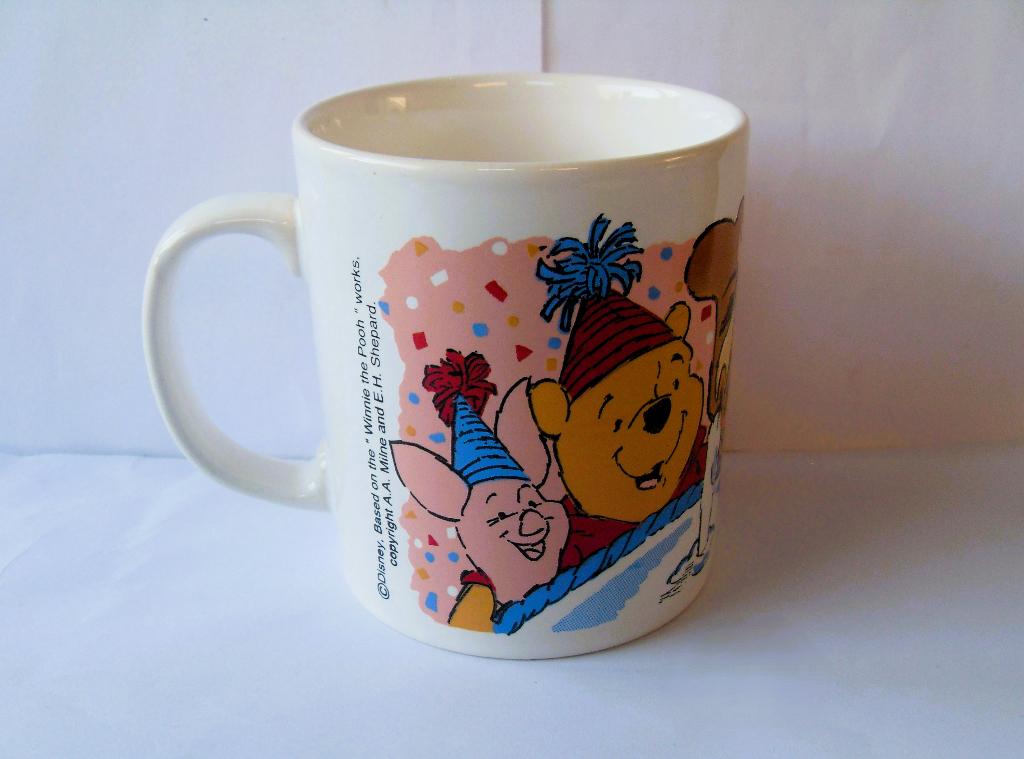 Winnie de Poeh Verjaardags Beker Disney Winnie The Pooh Mok, Verzamelen, Disney, Ophalen of Verzenden, Winnie de Poeh of vrienden