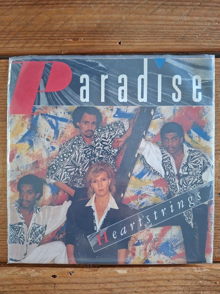 Paradise - Heartstrings, Fotohoes, Verzenden, Zo goed als nieuw, Overige genres