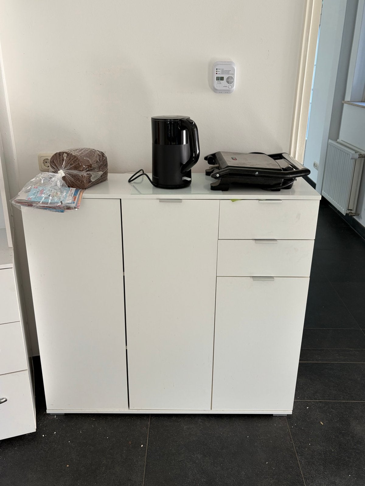 Witte kast met lades en deuren, Ophalen, Gebruikt