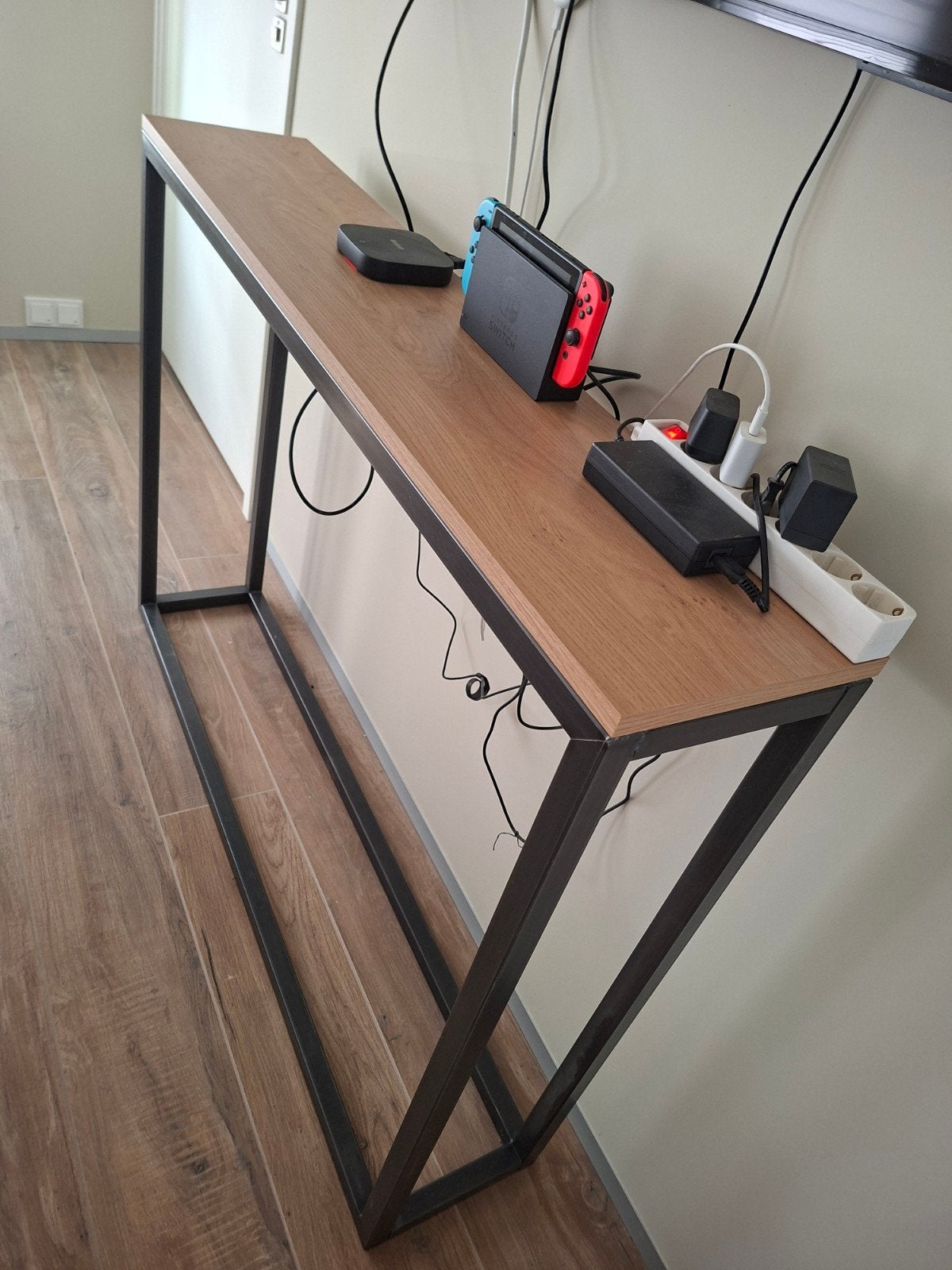 Stijlvolle console tafel met metalen frame en houten blad, Minder dan 50 cm, 100 tot 150 cm, Zo goed als nieuw, Modern industrieel