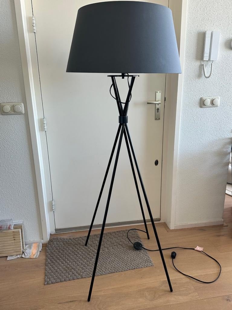 Stijlvolle BoConcept vloerlamp, Ophalen of Verzenden, Zo goed als nieuw, 150 tot 200 cm