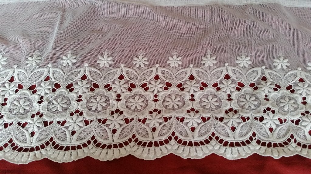 Klassieke vitrages / valletjes 4 stroken - B, Klassiek, romantisch, 100 tot 150 cm, Ophalen of Verzenden, Zo goed als nieuw