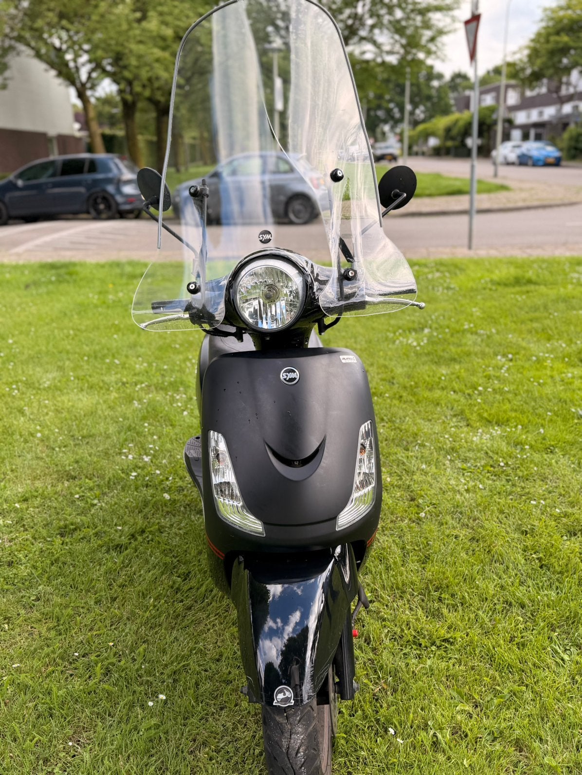 SYM Fiddle 50 | 6000 km | Incl. 2 helmen, slot en hoes., Ophalen, Zo goed als nieuw