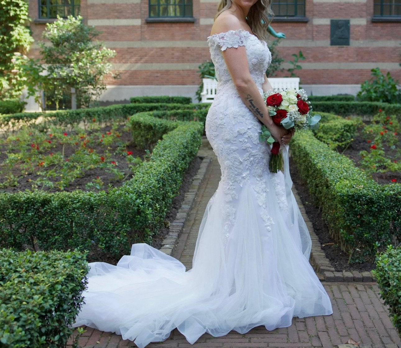 Prachtige trouwjurk fit and flare /zeemermin met lange sleep, Ophalen, Zo goed als nieuw, Wit, Trouwjurk