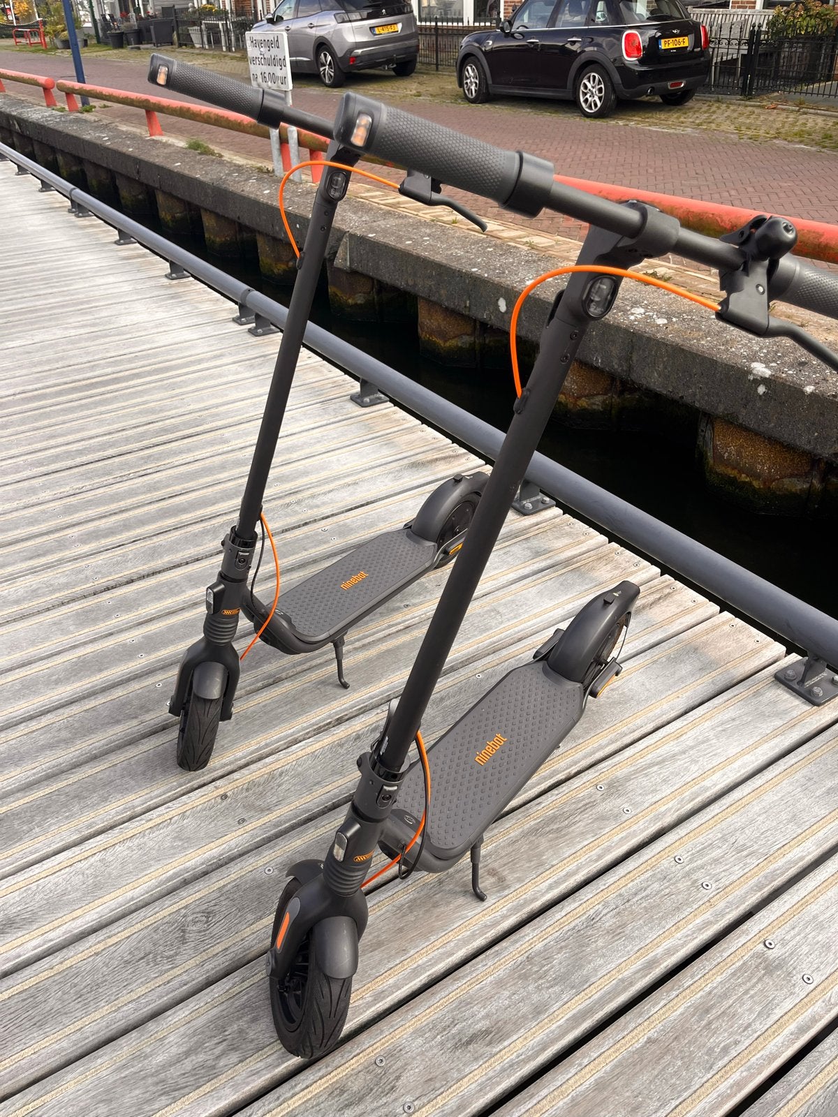 2 Ninebot Kickscooter F2 Pro E-steps te koop, Ophalen, Zo goed als nieuw, Elektrische step (E-scooter)