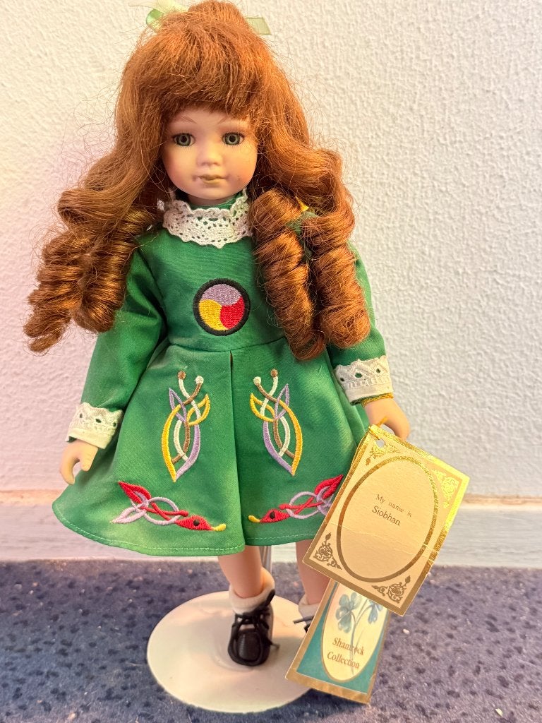 Alberon Dolls Siobhan Ierse Porseleinen Pop, Verzamelen, Poppen, Verzenden, Zo goed als nieuw, Pop