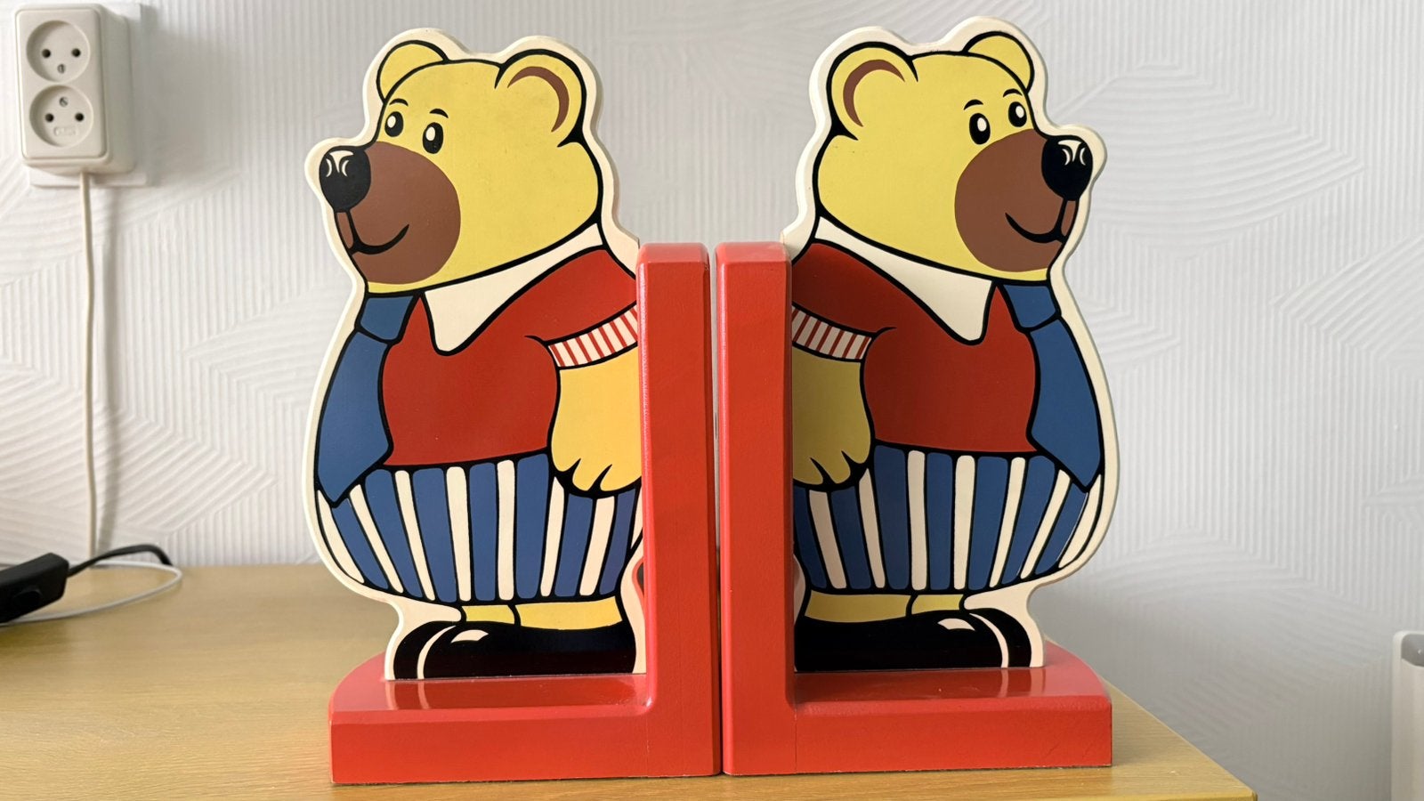 Beren Boekensteunen als nieuw !, Ophalen, Zo goed als nieuw