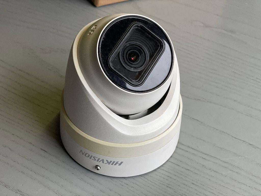 HIKVISION CAMERA DS-2CD2H85FWD-IZS, Ophalen of Verzenden, Zo goed als nieuw, Buitencamera