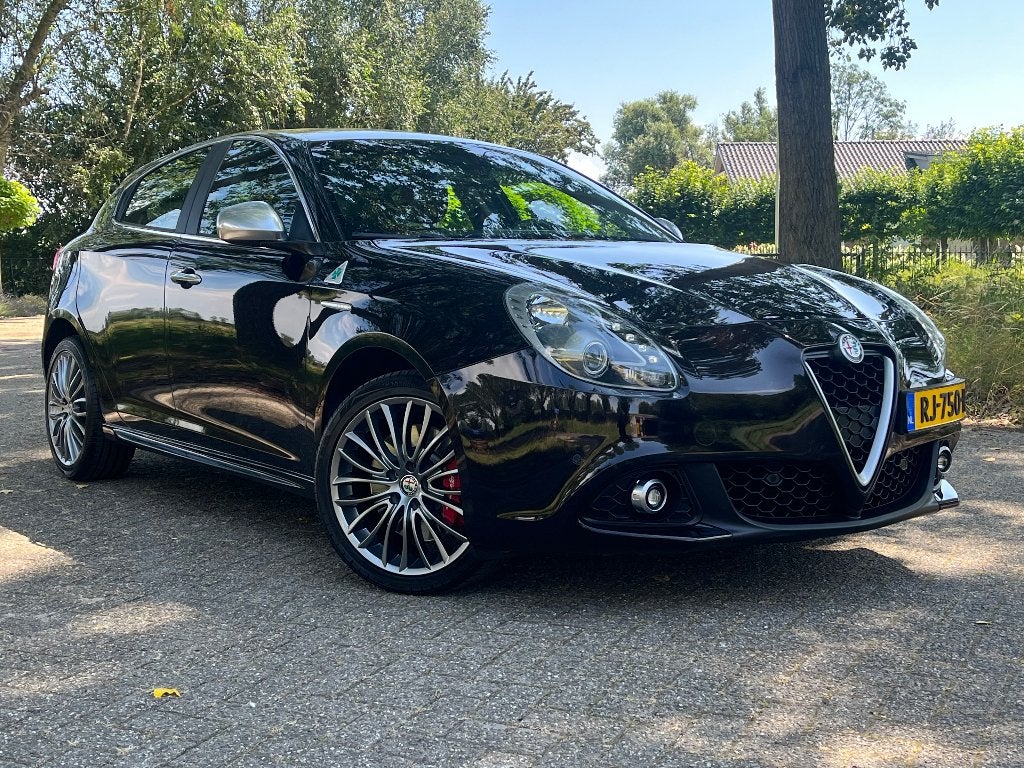 Alfa Romeo Giulietta 1.4 Turbo Multi AIR | Automaat | Leer, 1280 kg, Euro 6, 4 cilinders, Zwart