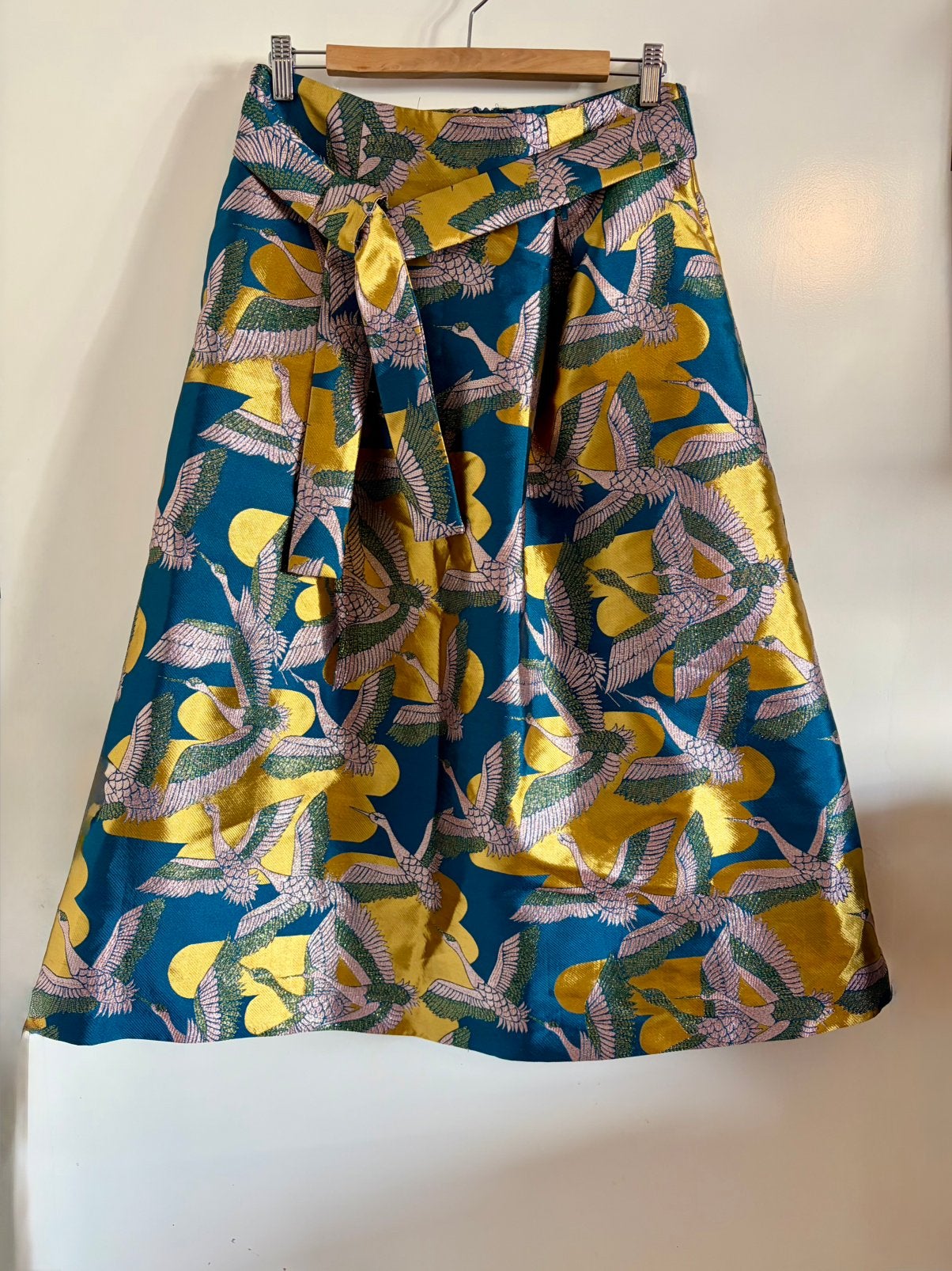 Midi rok van Marks & Spencer met kraanvogels, Maat 38/40 (M), Zo goed als nieuw, Onder de knie, Meerkleurig