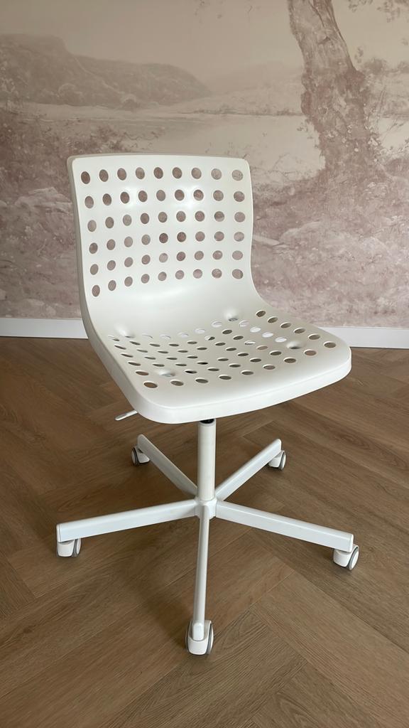 IKEA kinder bureaustoel - Wit, Huis en Inrichting, Bureaustoelen, Ophalen, Gebruikt, Wit, Bureaustoel