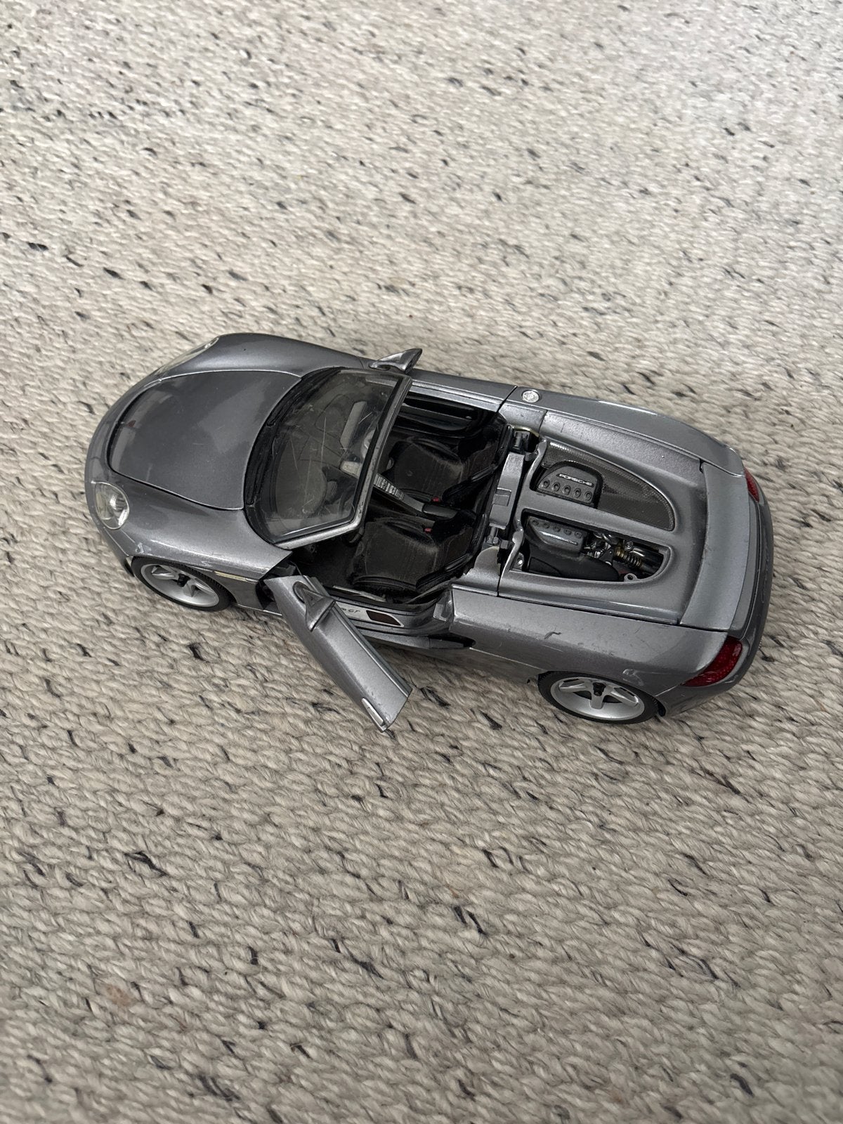 Maisto Porsche Carrera GT Schaalmodel - Grijs, Ophalen of Verzenden, Gebruikt, Auto, Overige merken