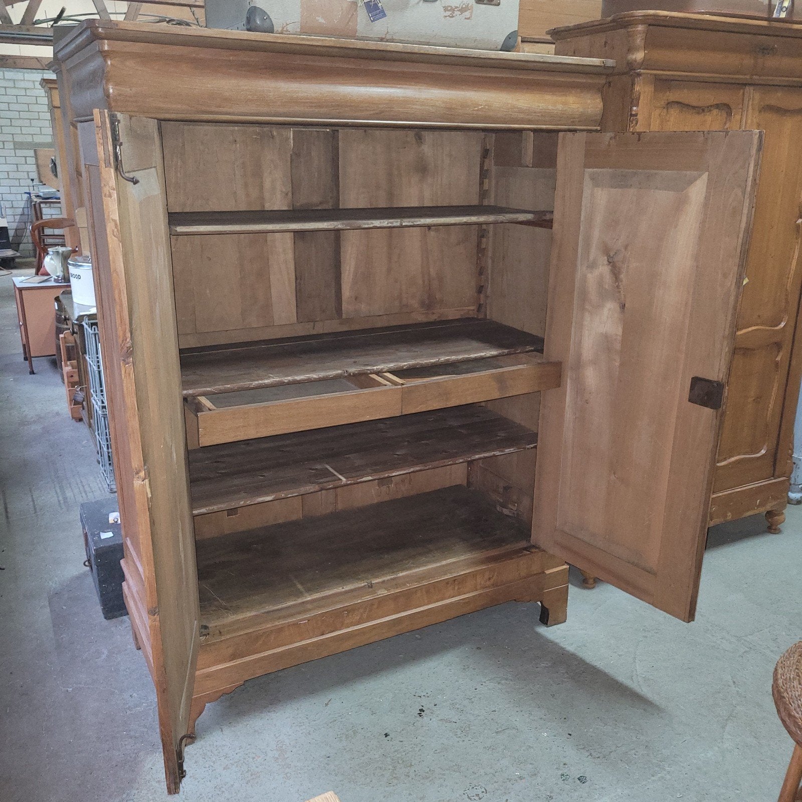Foto 6 van Brocante oude eiken demontabele kast kledingkast servieskast