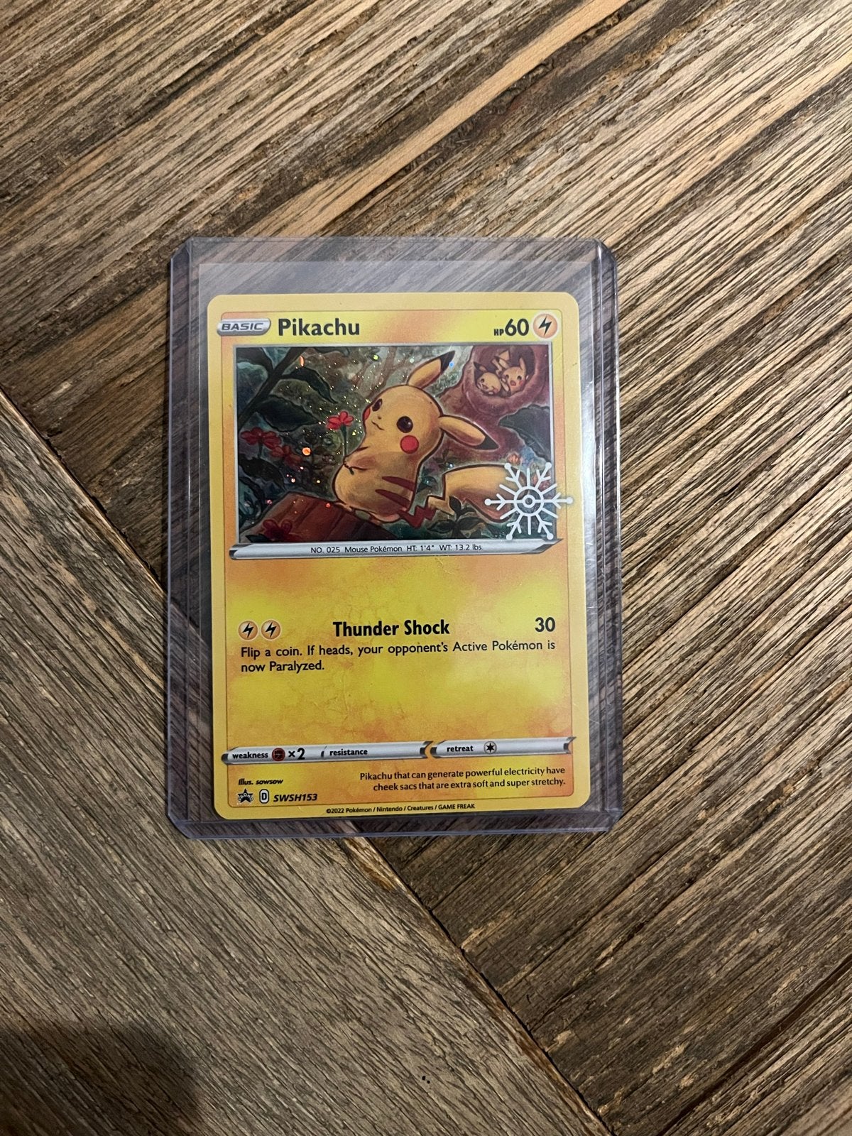 Pikachu Snowflake Stempel SWSH153, Hobby en Vrije tijd, Verzamelkaartspellen | Pokémon, Zo goed als nieuw, Losse kaart, Foil, Ophalen of Verzenden