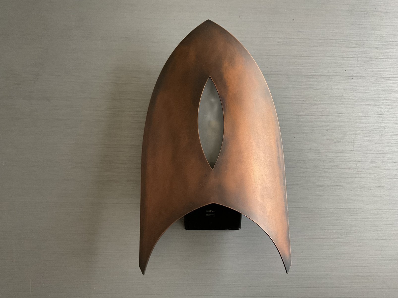 Bernd Beisse Design Shield wandlamp; 33 x 20 cm, Ophalen of Verzenden, Gebruikt, Metaal