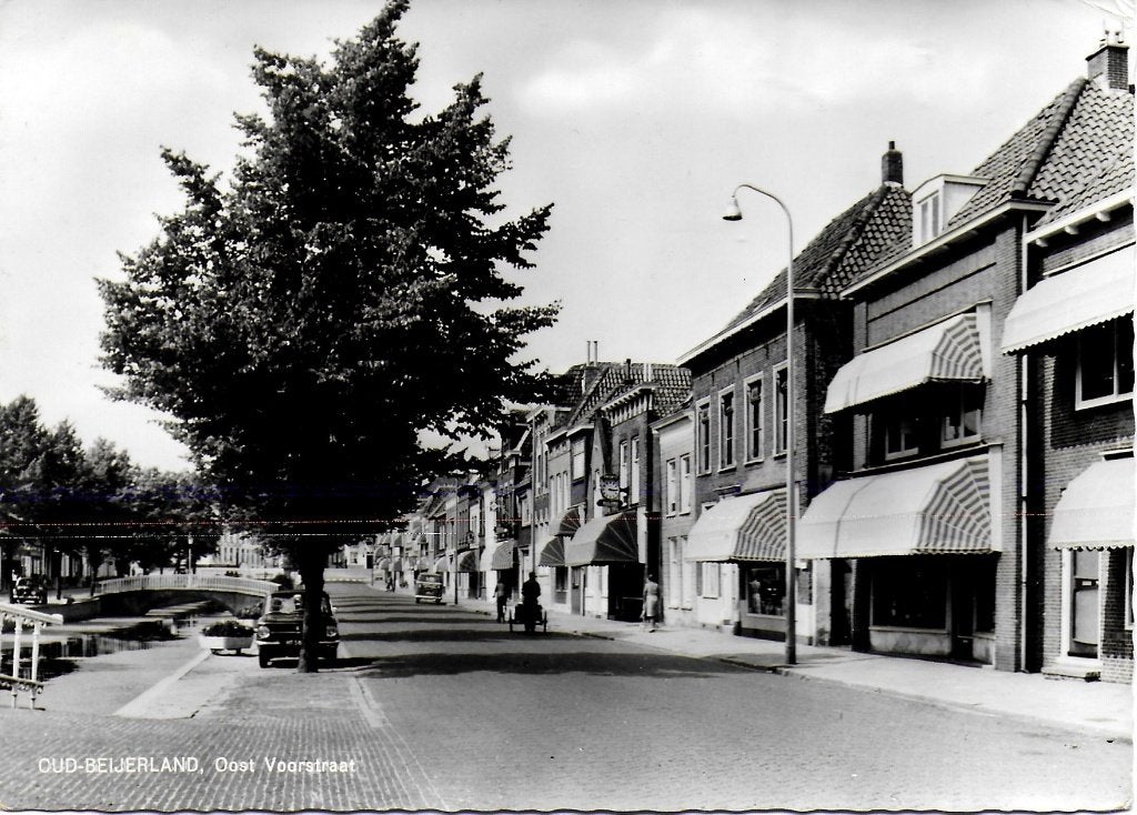 Pa758 Gelopen ansichtkaart oud beijerland oost voorstraat, Ophalen of Verzenden, 1940 tot 1960, Gelopen, Zuid-Holland