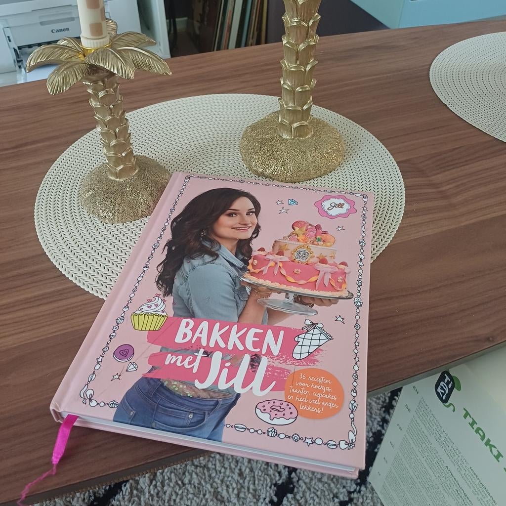 Bakken met Jill - Receptenboek voor taarten en cupcakes, Boeken, Kookboeken, Taart, Gebak en Desserts, Jill, Ophalen of Verzenden