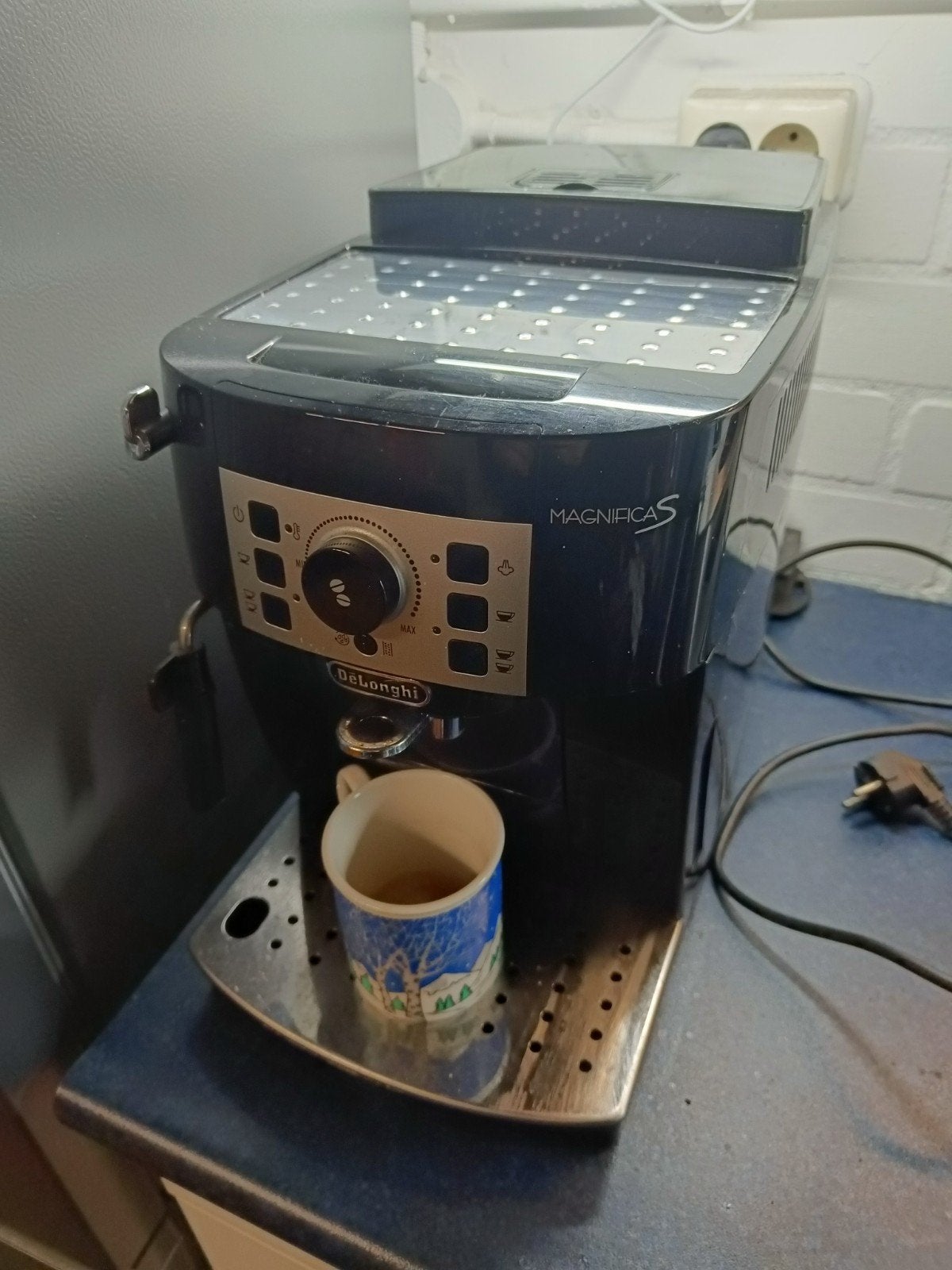 goed werkende delonghi magnicia s te koop, Ophalen, Gebruikt, De'Longhi, Koffiebonen