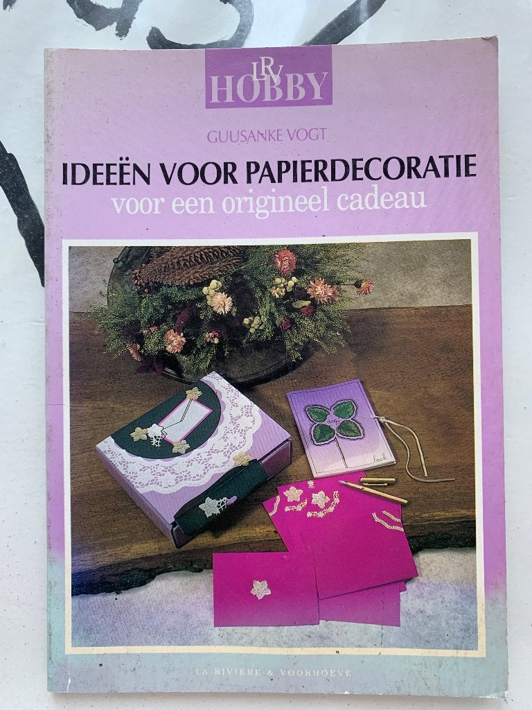 Boekje: Ideeën voor papierdecoratie - Creatief met papier, Hobby en Vrije tijd, Ophalen of Verzenden, Zo goed als nieuw, Overige thema's