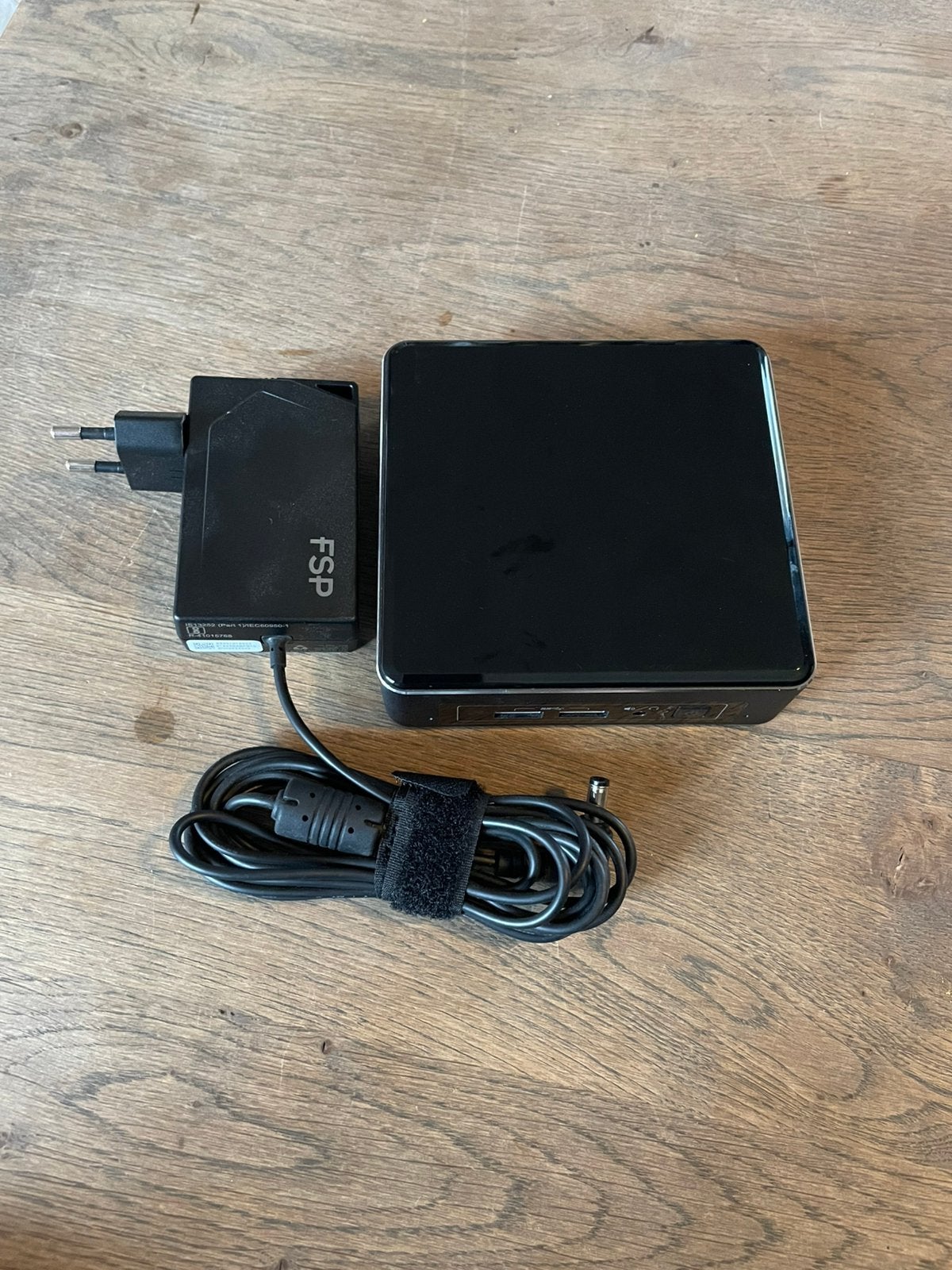 Mini pc / NUC 8th gen, Computers en Software, 2 tot 3 Ghz, Ophalen of Verzenden, Zo goed als nieuw, SSD