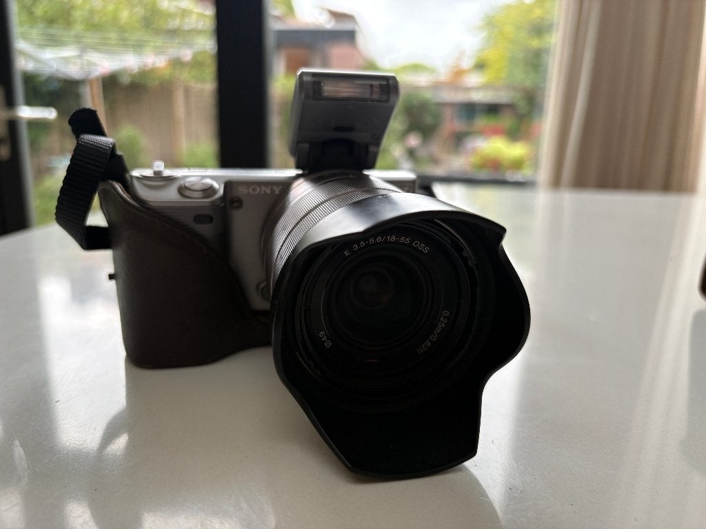 Sony Nex-5 camera, zeer compleet, bijzondere camerahoes, 14 megapixels, Screenprotector, Gebruikt, Ophalen of Verzenden