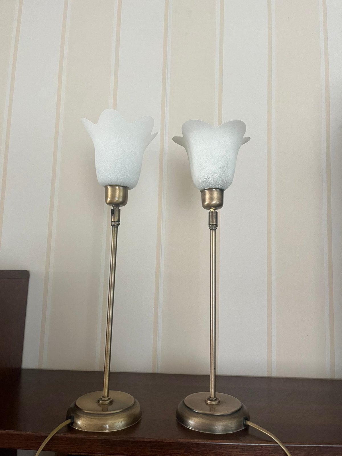 2 schattige prachtige tulp lampjes / mooie gouden pootjes, Huis en Inrichting, Lampen | Tafellampen, Ophalen of Verzenden, Zo goed als nieuw