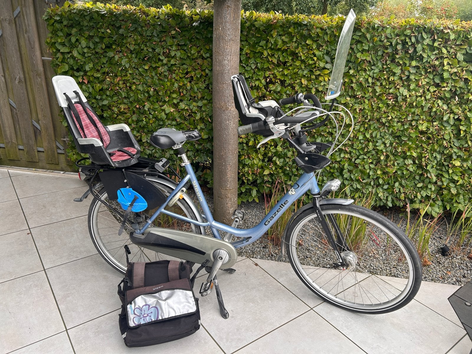 Gazelle Bloom 57 mamafiets met Kinderzitjes en Fietstassen, Ophalen, 2 zitjes, Gebruikt, 56 cm of meer