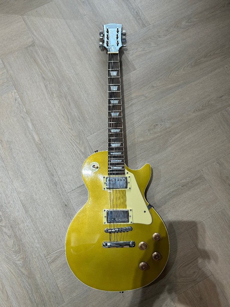 Elektrische gitaar, Ophalen of Verzenden, Zo goed als nieuw, Solid body, Overige merken