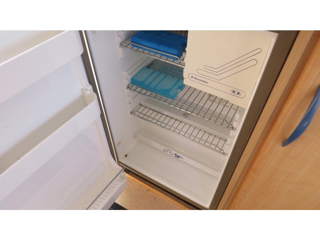 Foto 15 van Caravelair Antares Luxe 420 Bj 2001 Nu €3500
