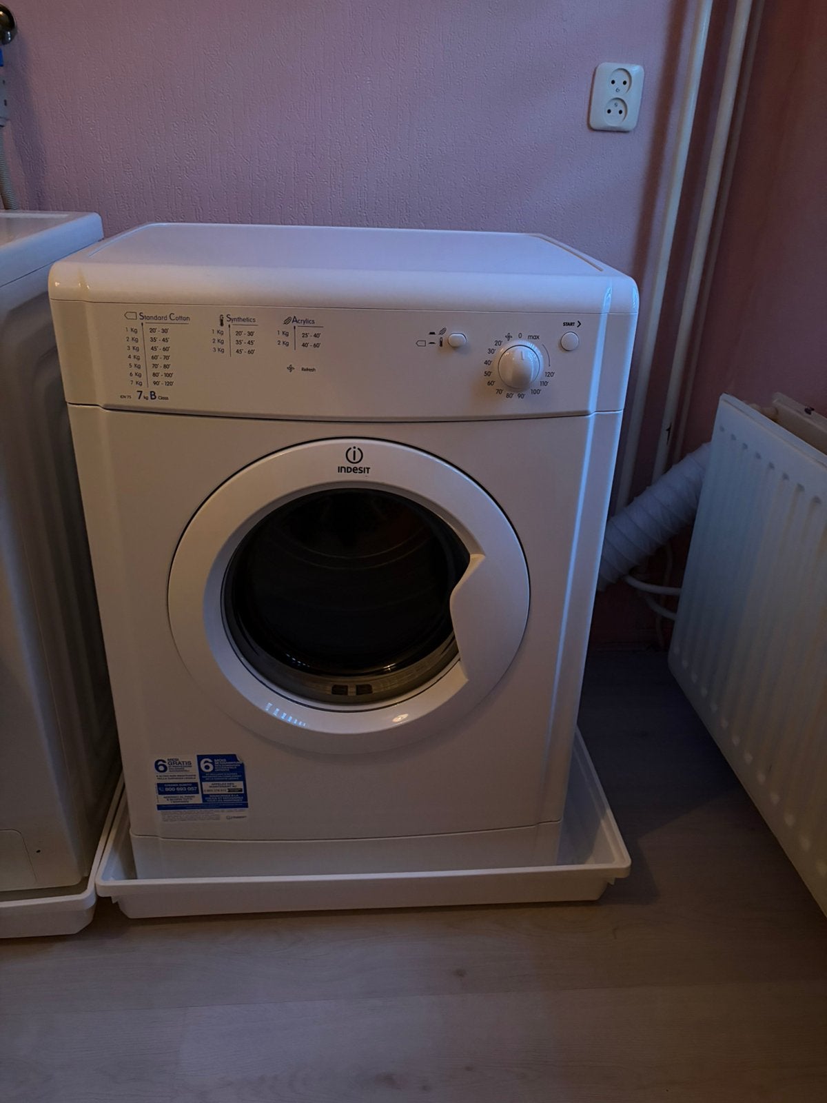 Indesit luchtafvoerdroger, Ophalen, 6 tot 8 kg, Luchtafvoer, Zo goed als nieuw