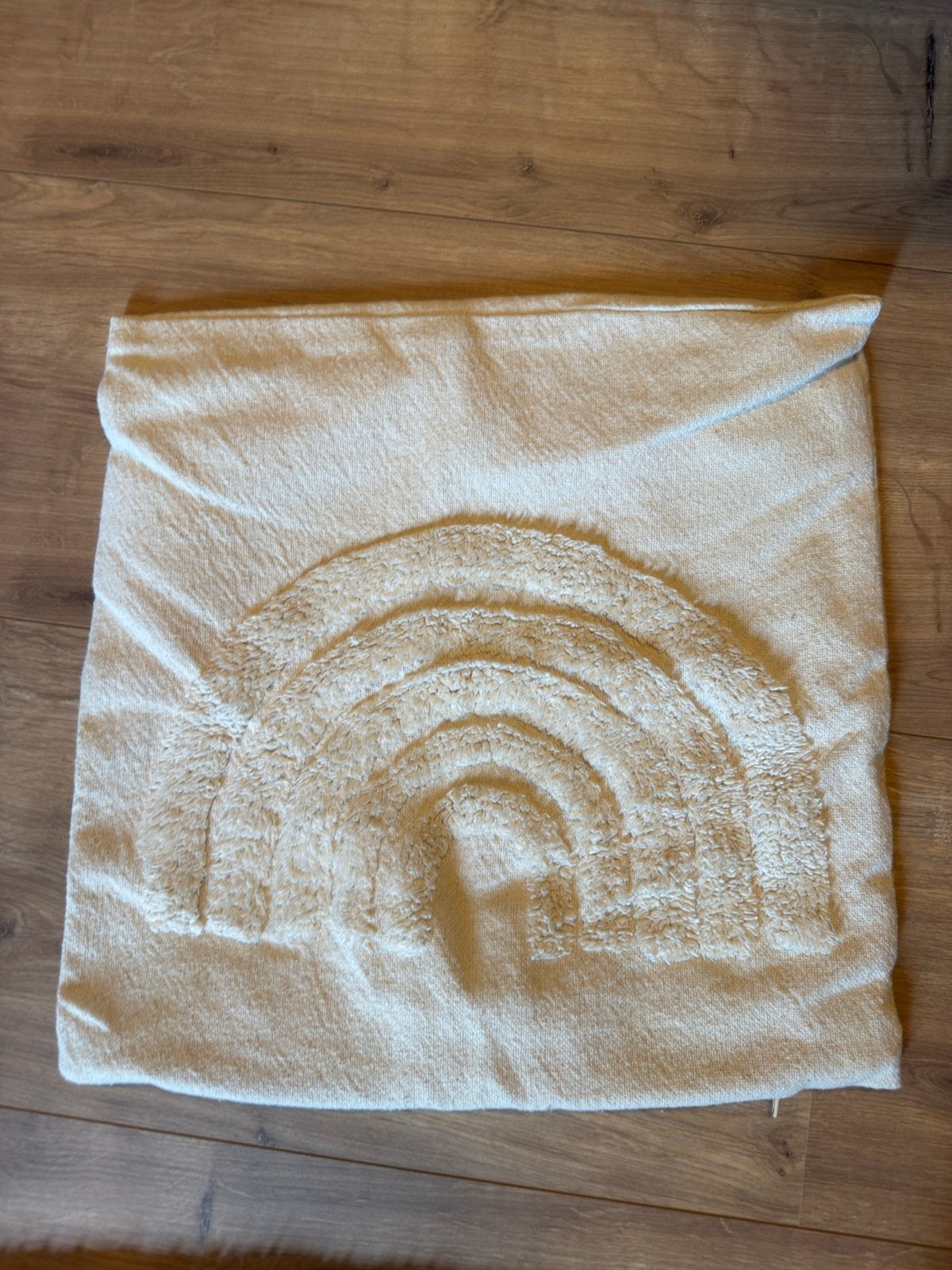 H&M Home Kussensloop 40x40 cm met regenboog, Ophalen of Verzenden, Zo goed als nieuw, Beige, Vierkant