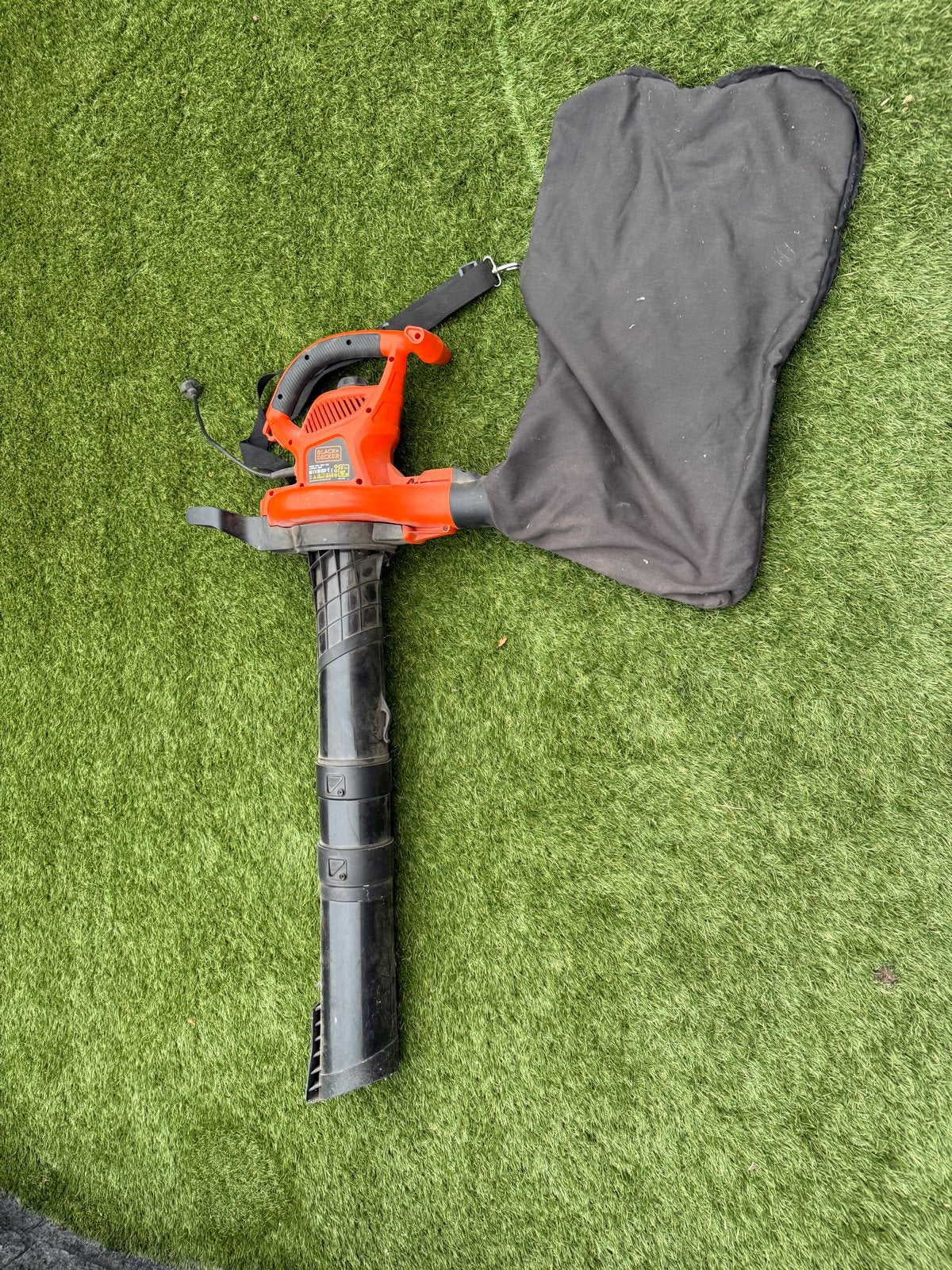 Black+Decker Bladblazer/Bladzuiger met opvangzak, Ophalen, Gebruikt, Handgedragen, Met opvangzak