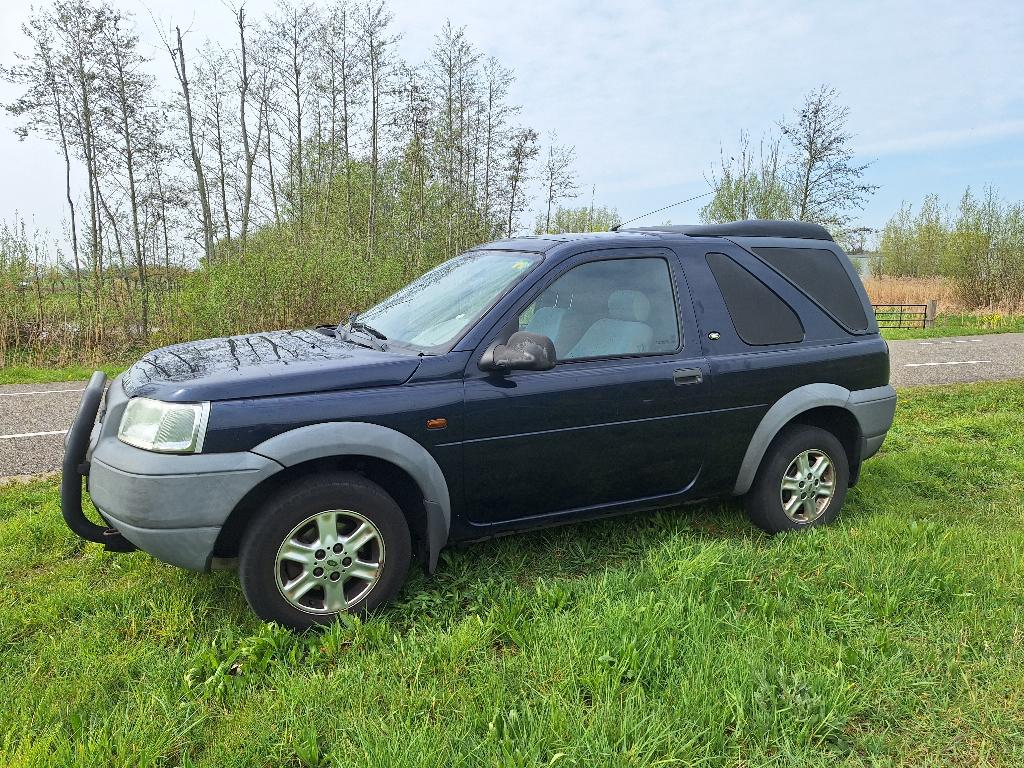 Land Rover 2001 Blauw, Auto's, 4 cilinders, 2000 kg, 1796 cc, 75 €/maand