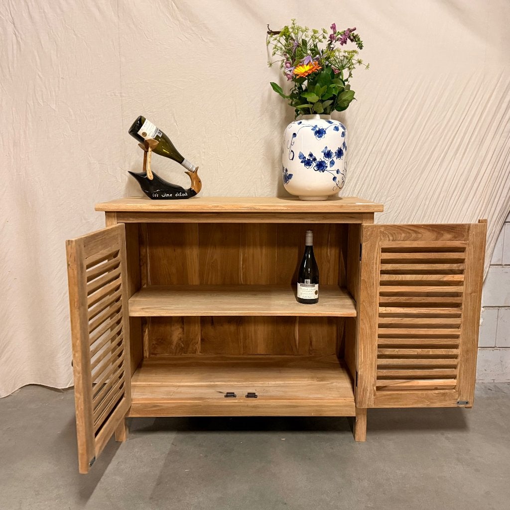 teak dressoir met 2 louvre deuren - Gratis bezorgd, TTM Wonen, Meubels – (Perzische) Tapijten en Woonaccessoires, Met deur(en)