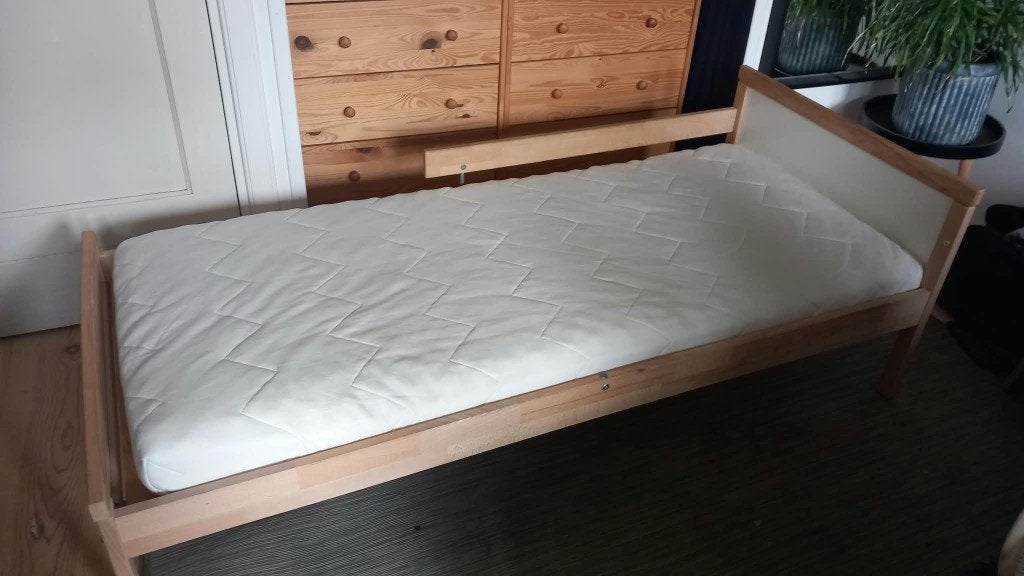 IKEA Sniglar peuterbed 70 x 160 + matras, Gebruikt, 70 tot 85 cm, 140 tot 160 cm, Ophalen